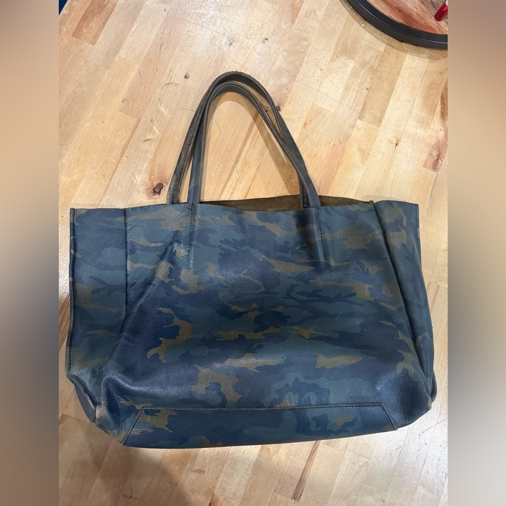 Ampersand As Apostrophe Camo Leather Tote